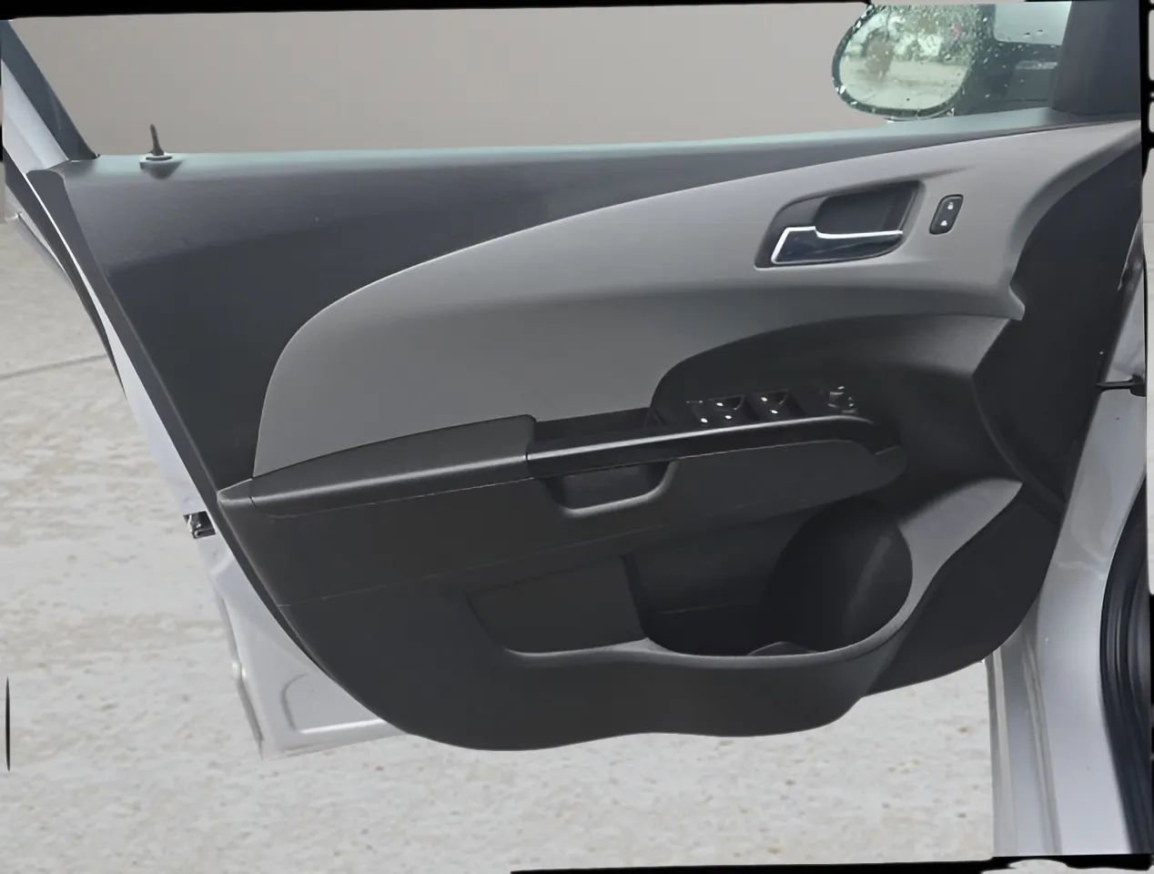 Used 2020 Chevrolet Sonic LT FWD image 9