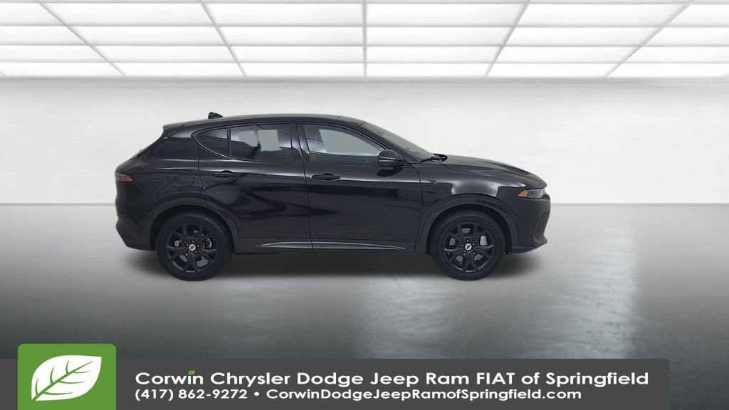 Used 2024 Dodge Hornet R/T Plus w/ Tech Pack Plus w/o Parking image 2