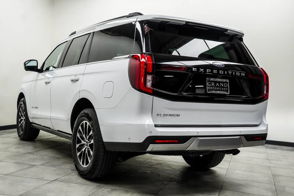 Used 2025 Ford Expedition Platinum AWD/4WD image 11