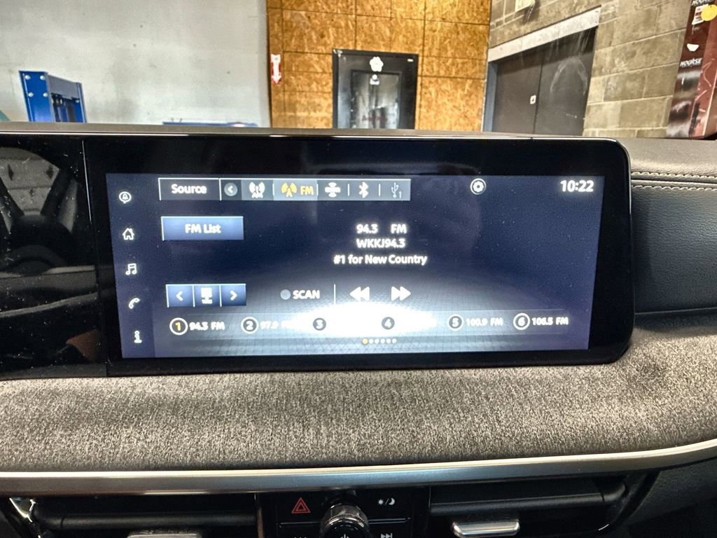 New 2025 Nissan Kicks SV w/ SV Premium Package image 12