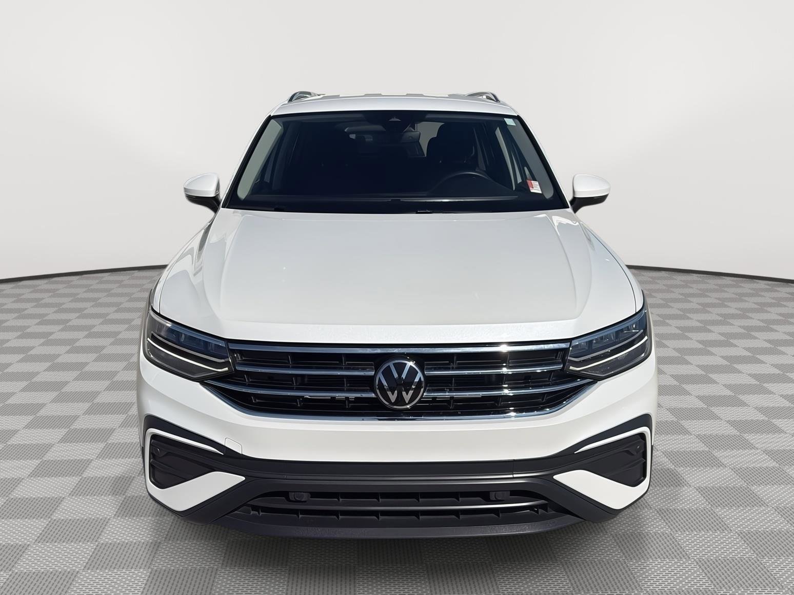 Used 2023 Volkswagen Tiguan SE image 8