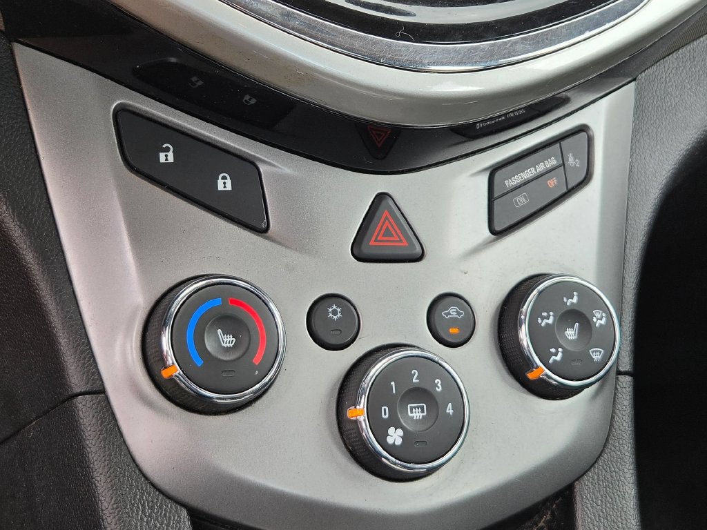 Used 2018 Chevrolet Sonic Premier FWD image 21
