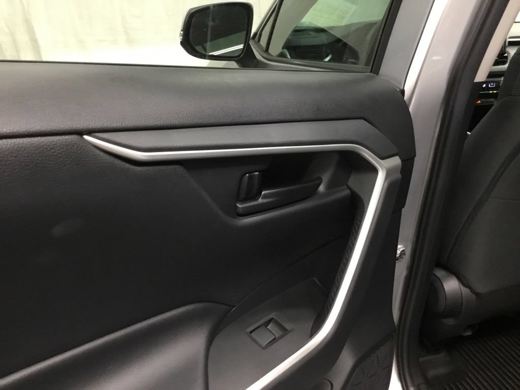 Used 2019 Toyota RAV4 LE w/ All Weather Liner Package AWD/4WD image 12