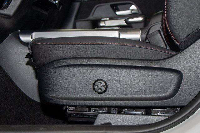 Certified 2023 Mercedes-Benz GLB 250 4MATIC image 16