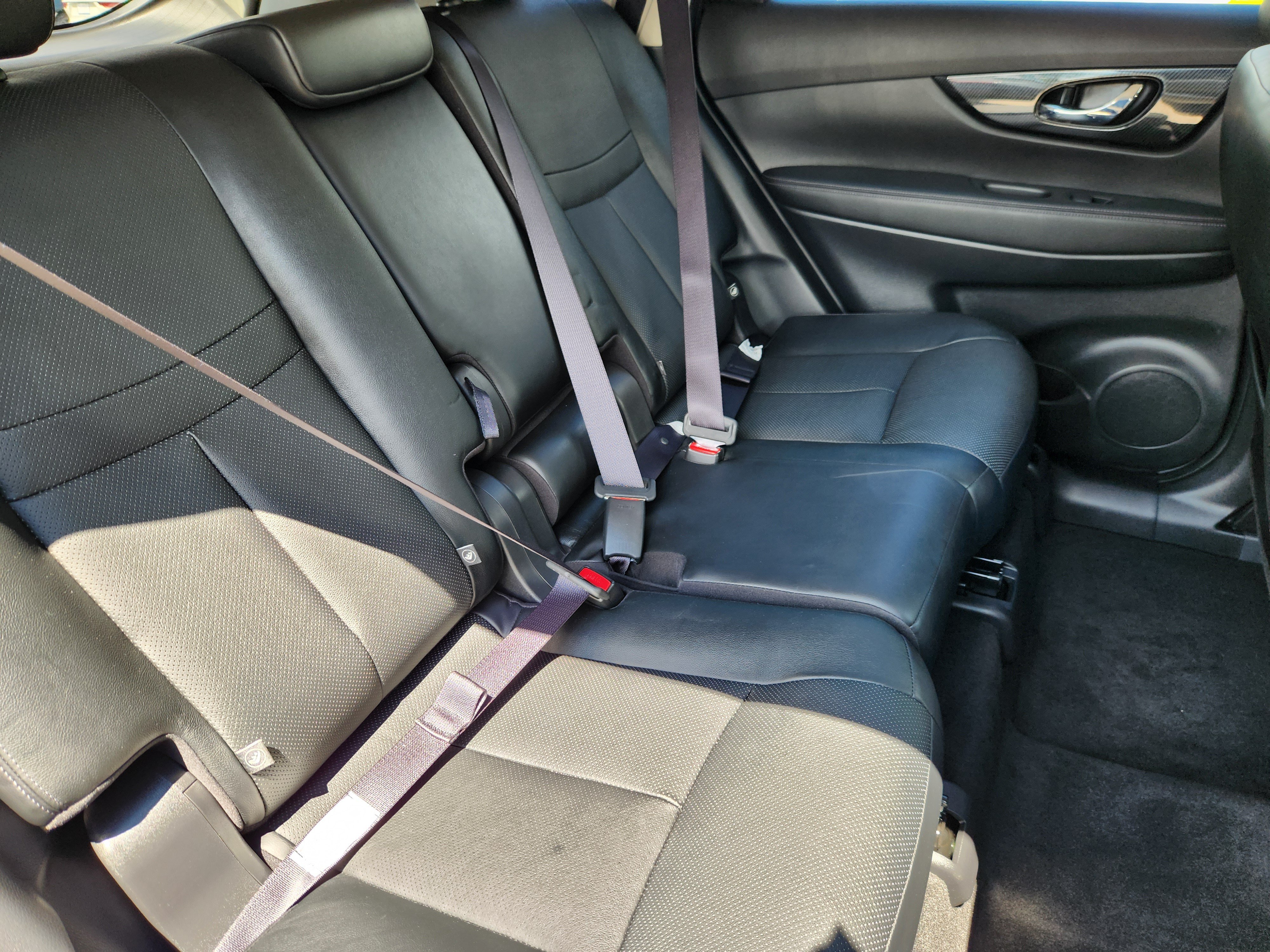 Used 2017 Nissan Rogue SL FWD image 16