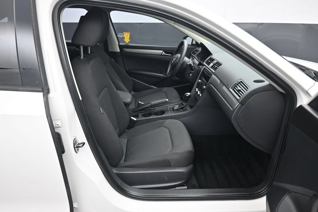 Used 2012 Volkswagen Passat 2.5 S FWD image 36