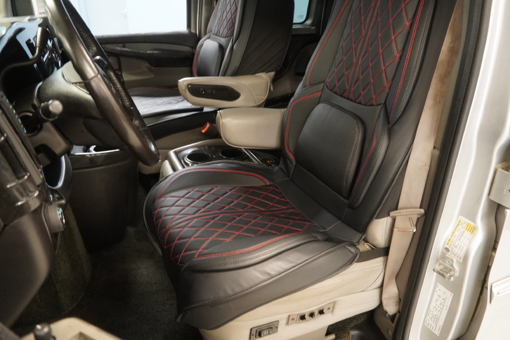 Used 2013 GMC Savana 1500 AWD image 3
