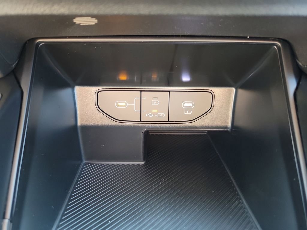 New 2026 Kia Sorento LX FWD image 32