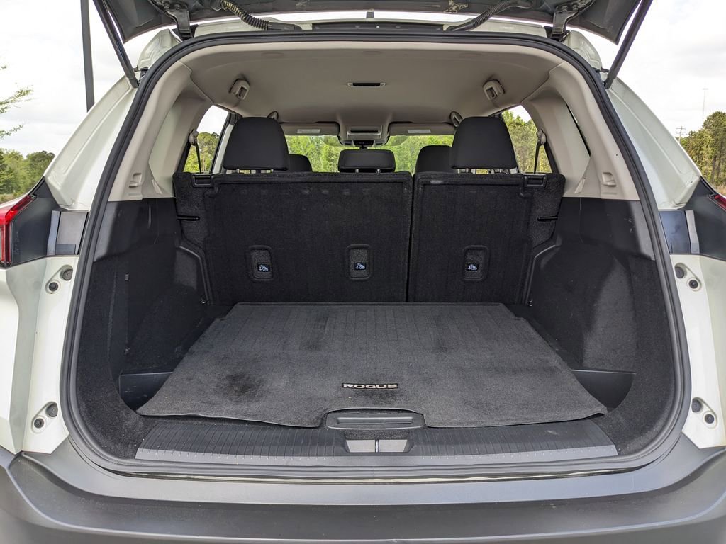 Used 2023 Nissan Rogue S image 40