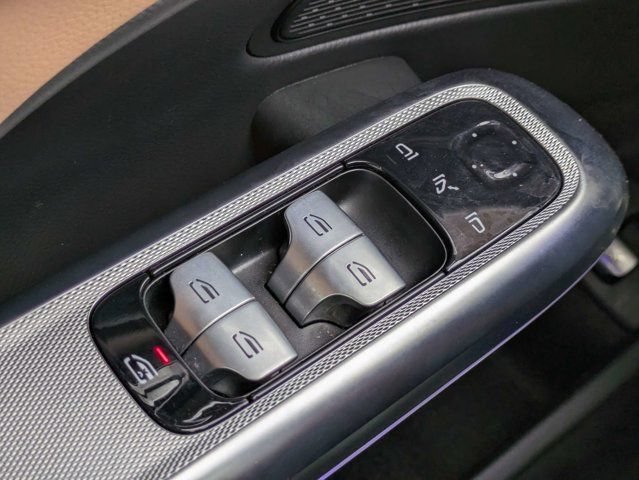 Used 2025 Mercedes-Benz E 350 Sedan image 23