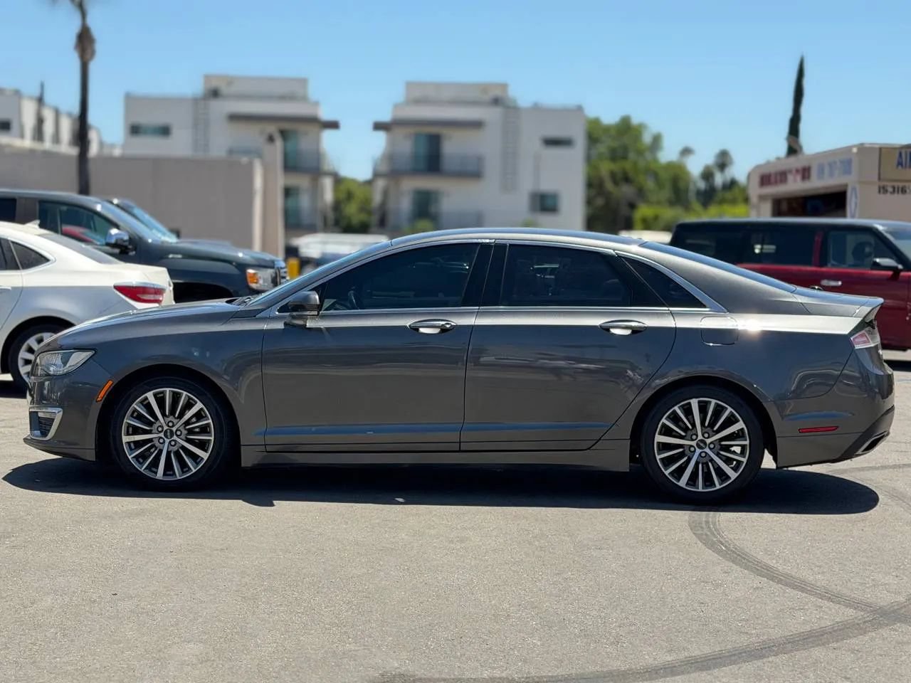 Used 2017 Lincoln MKZ Premiere FWD image 11