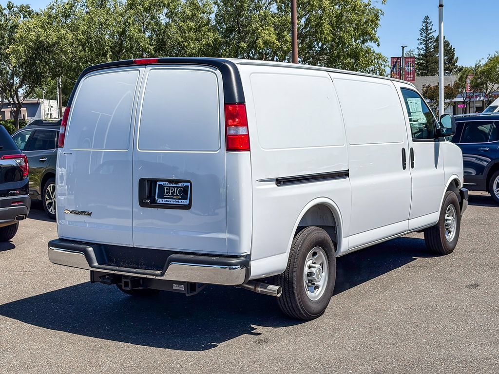 New 2025 Chevrolet Express 3500 w/ Driver Convenience Package RWD image 4