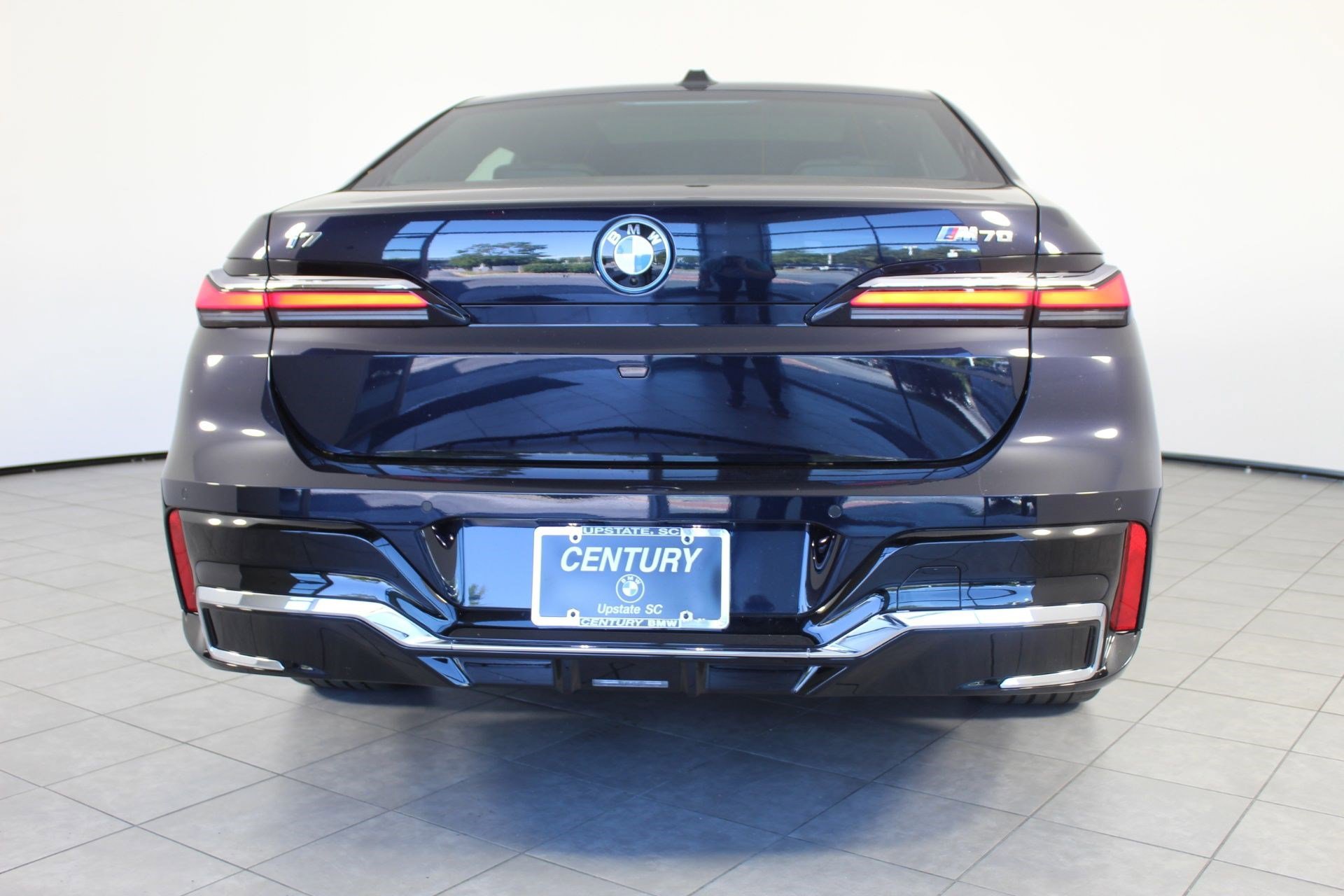 Used 2026 BMW i7 M70 w/ Premium Package image 9