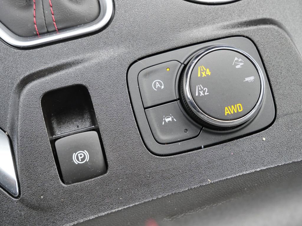 Used 2023 Chevrolet Traverse RS image 45