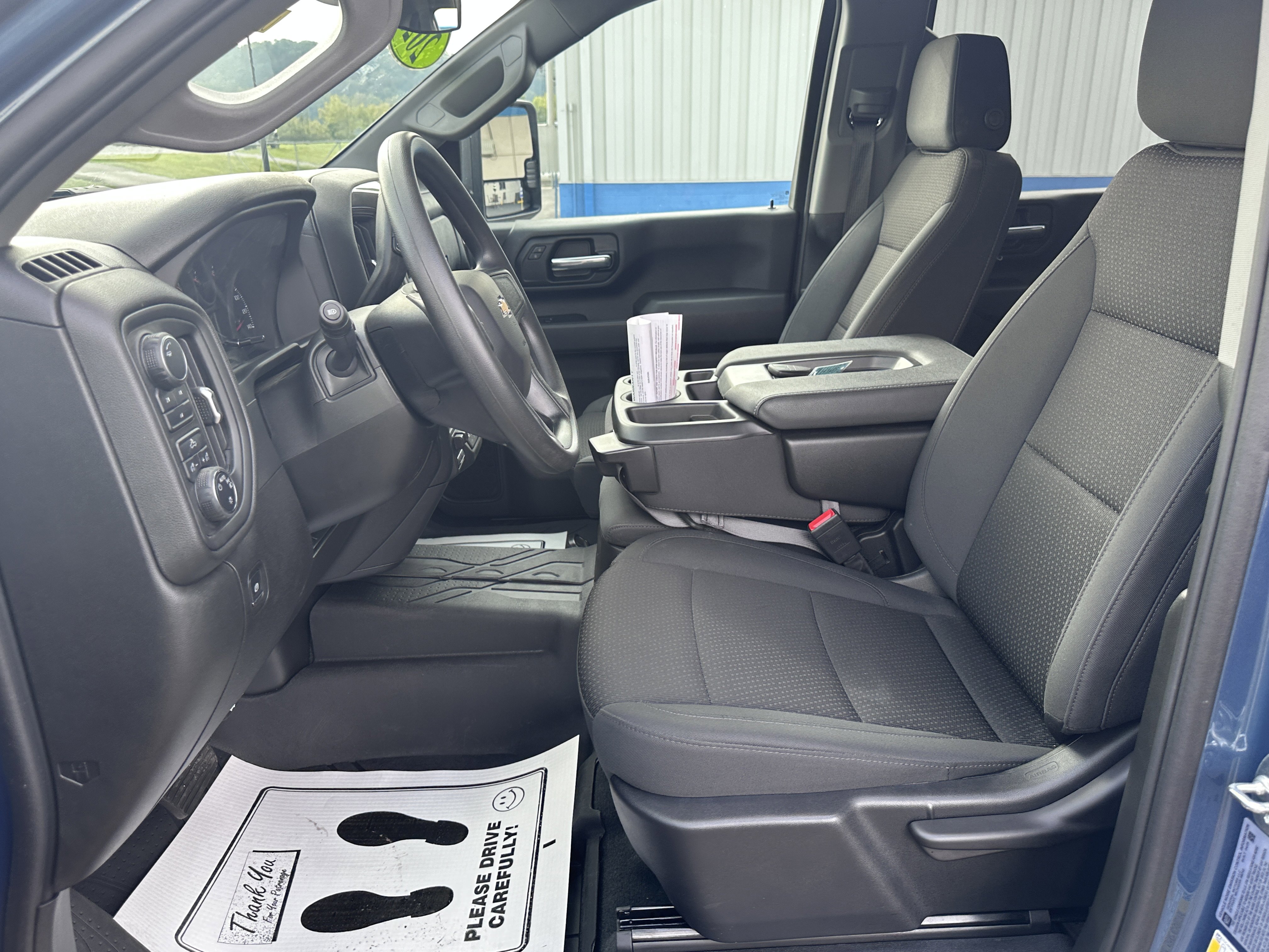 Used 2025 Chevrolet Silverado 2500 Custom image 13