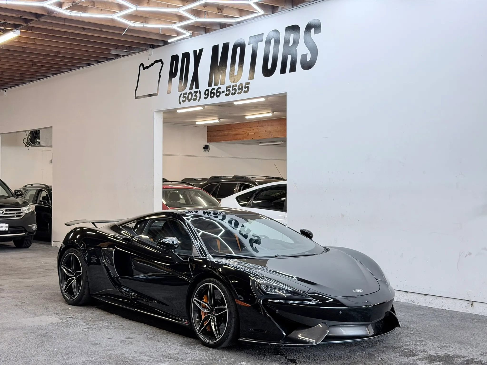 Used 2017 McLaren 570S Coupe RWD image 1
