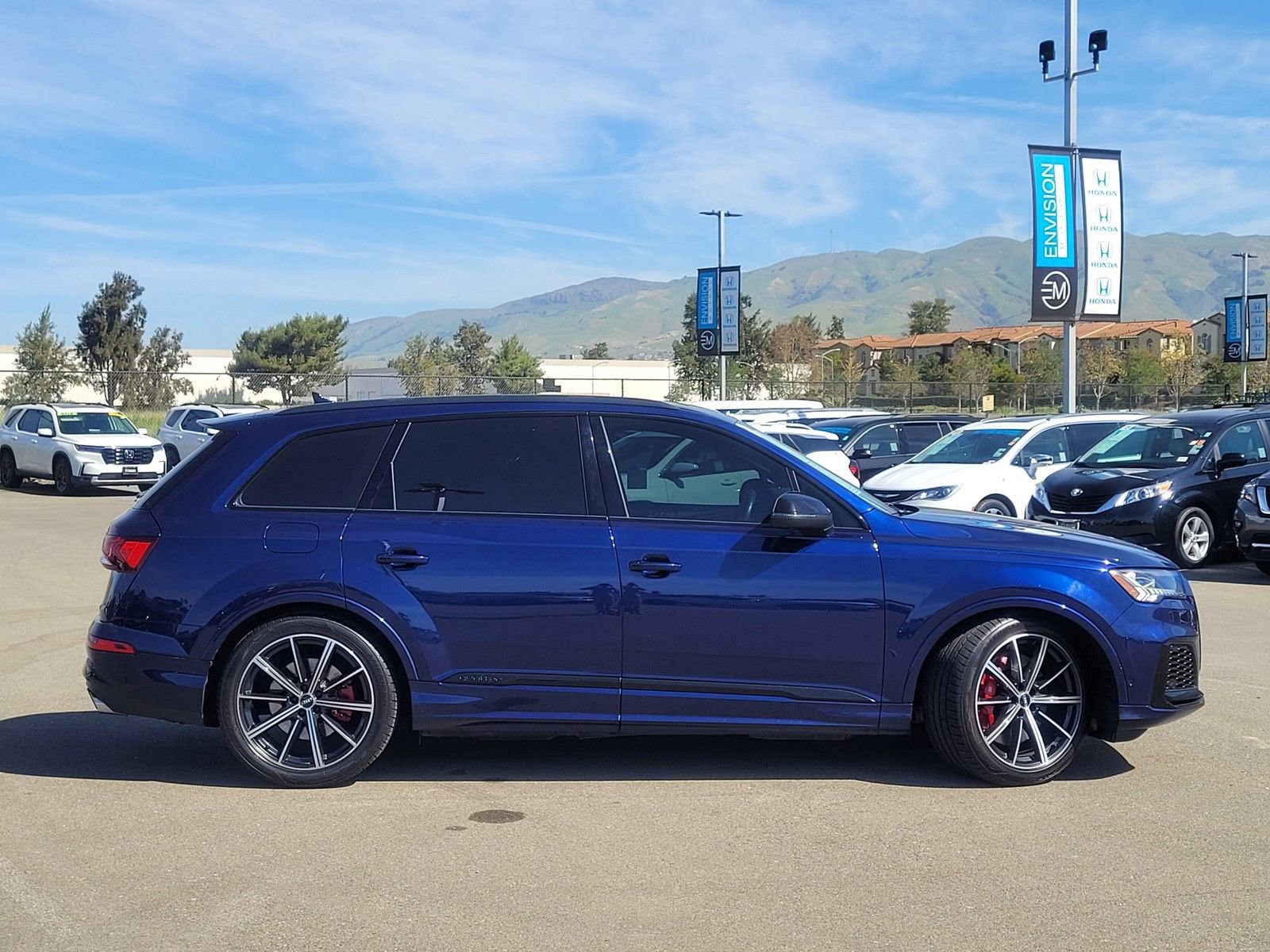 Used 2020 Audi SQ7 Prestige w/ S Sport Package image 4