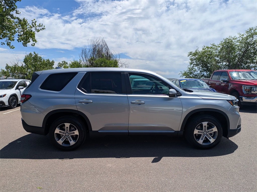 Used 2025 Honda Pilot EX-L image 2