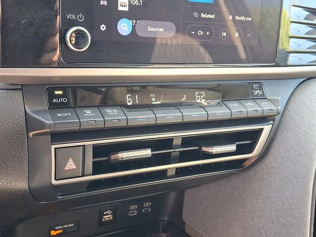 Certified 2025 Toyota Camry SE AWD/4WD image 15