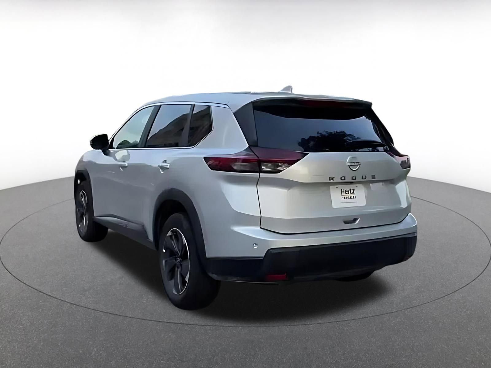 Used 2025 Nissan Rogue SV FWD image 10