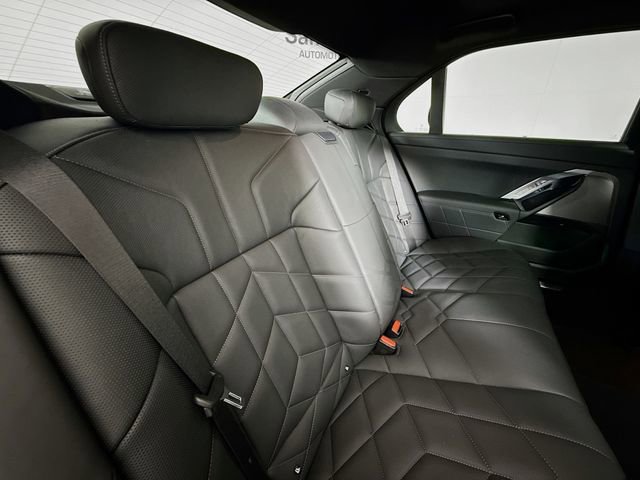 Used 2025 BMW 760i xDrive AWD/4WD image 28