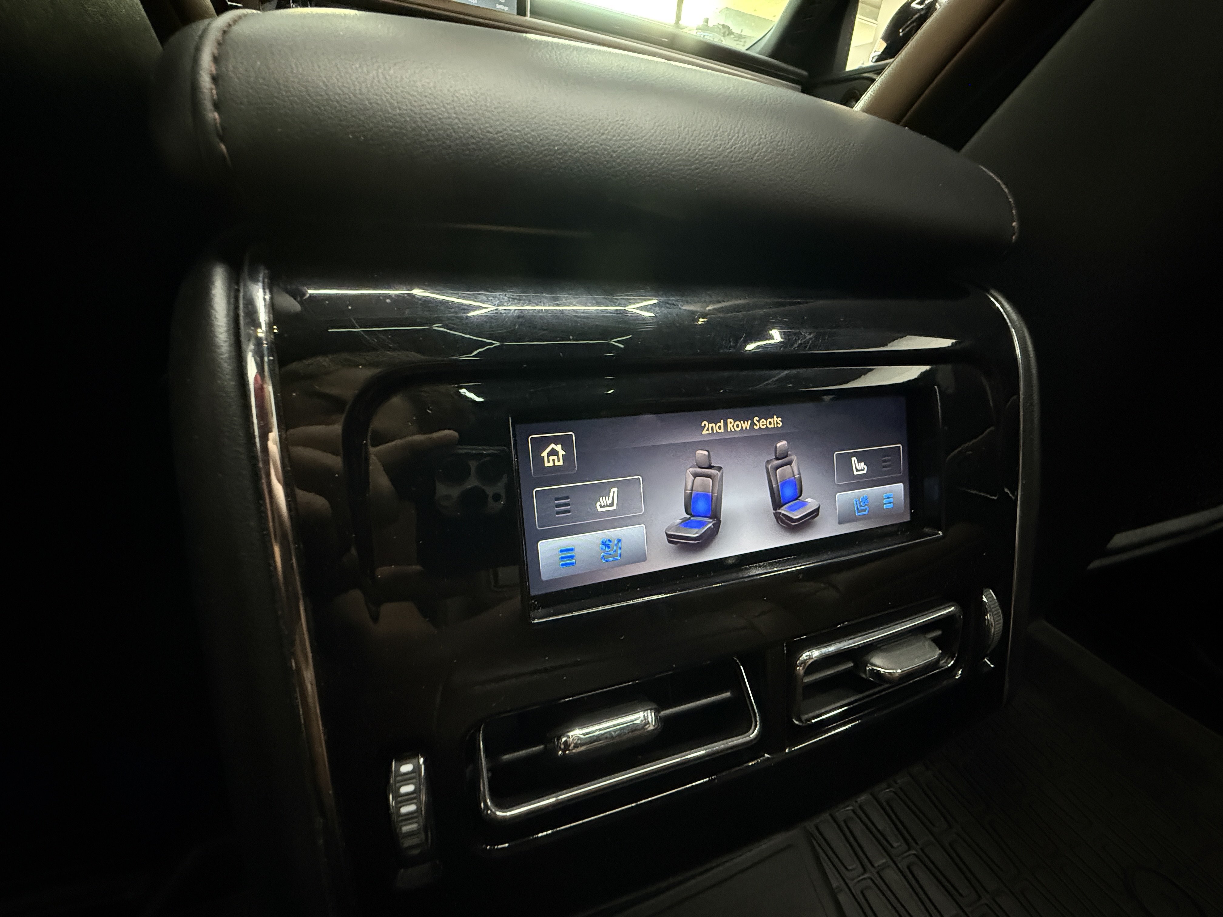 Used 2023 Lincoln Aviator Reserve w/ Jet Appearance Package AWD/4WD image 25