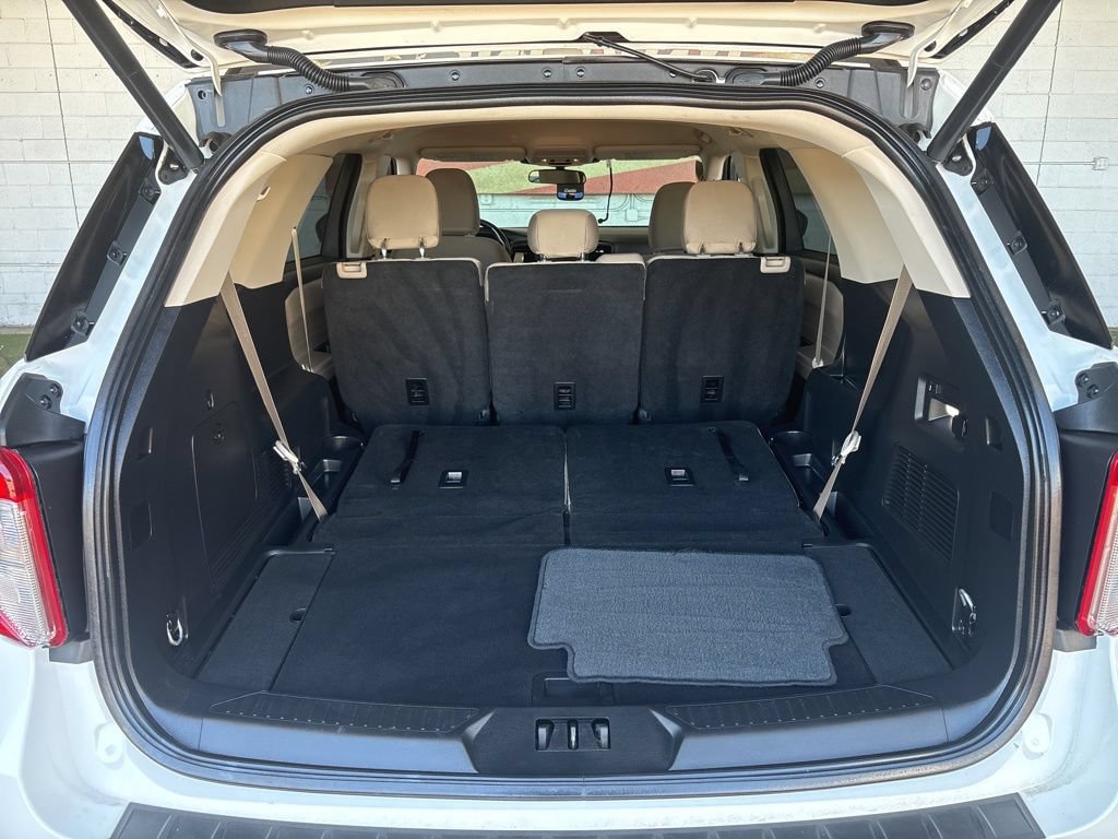 Used 2023 Ford Explorer XLT RWD image 14