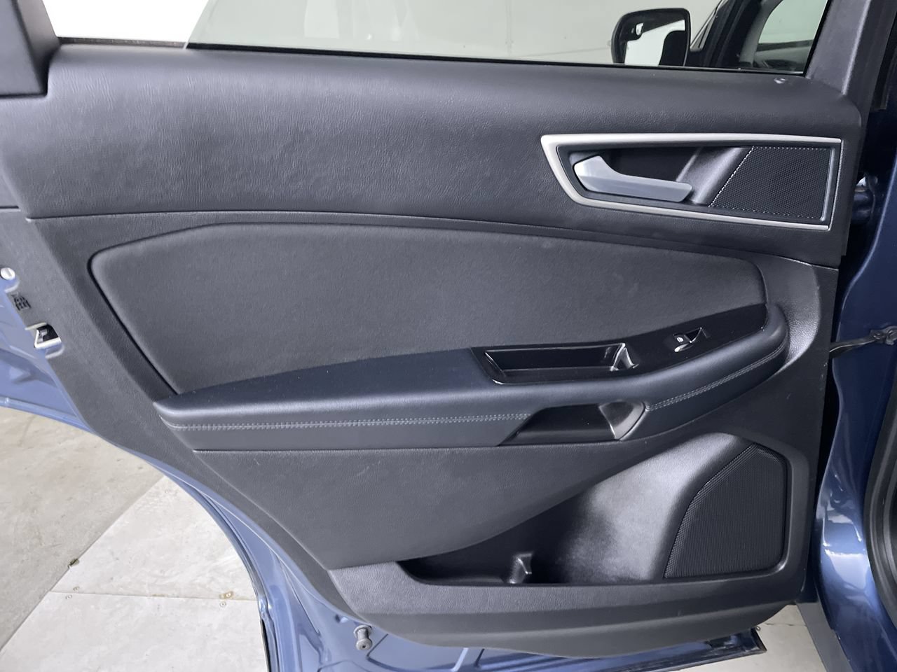Used 2018 Ford Edge SEL w/ Class II Trailer Tow Package AWD/4WD image 19