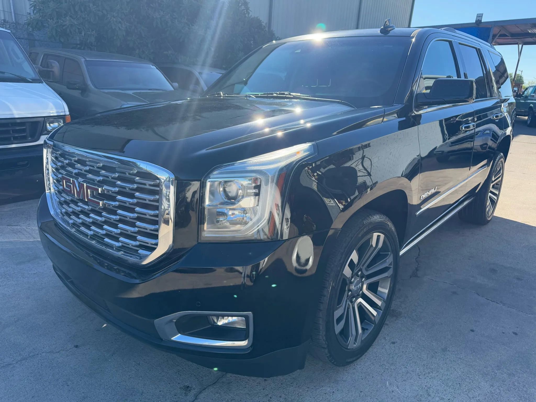 Used 2018 GMC Yukon Denali w/ Denali Ultimate Package image 3