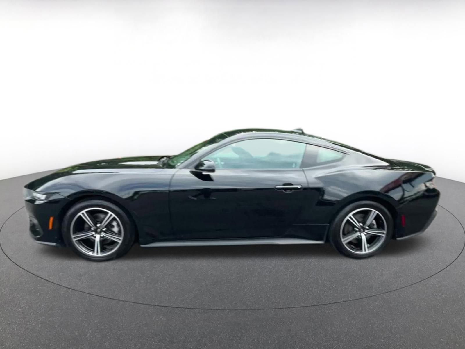 Used 2024 Ford Mustang Premium image 9