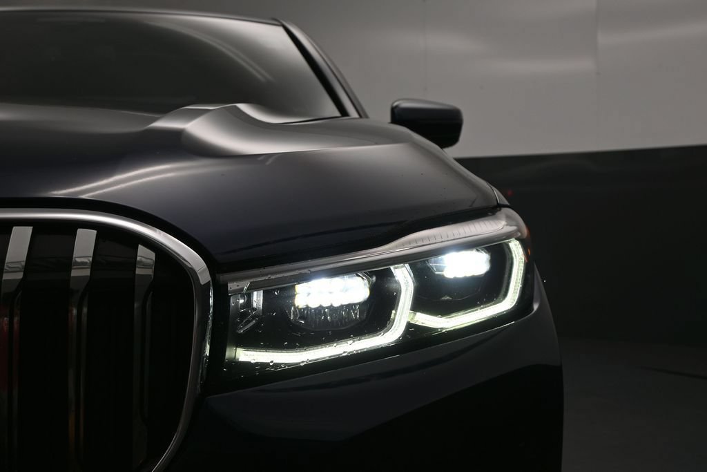 Used 2022 BMW ALPINA B7 xDrive AWD/4WD image 14