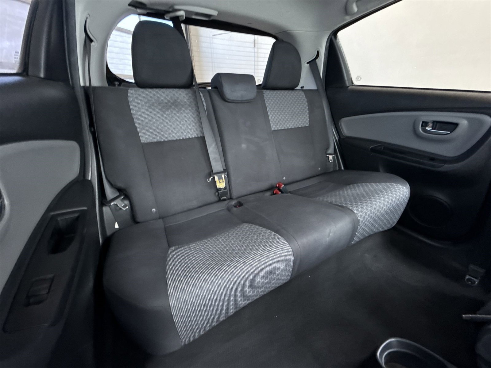 Used 2015 Toyota Yaris LE image 37