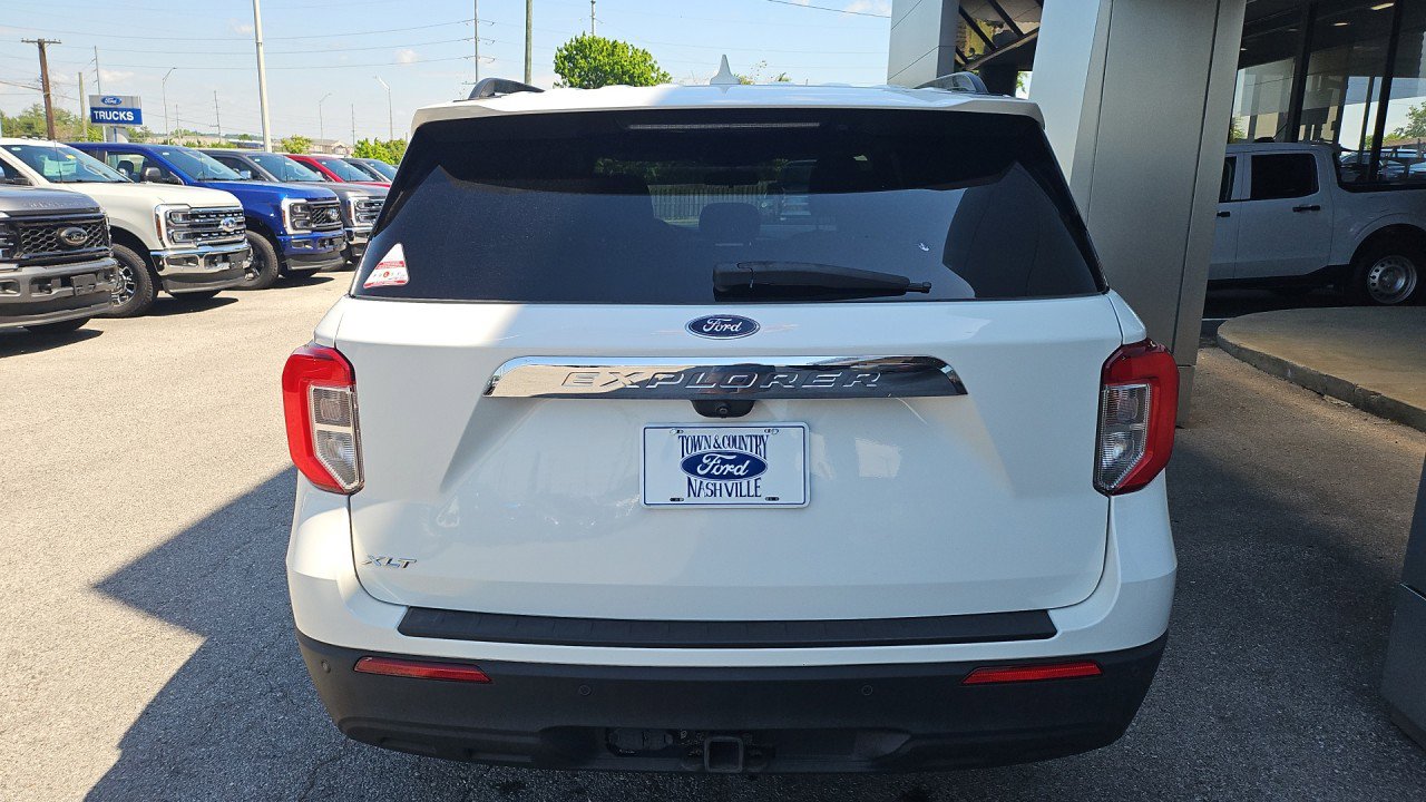 Used 2022 Ford Explorer XLT w/ Class IV Trailer Tow Package RWD image 4