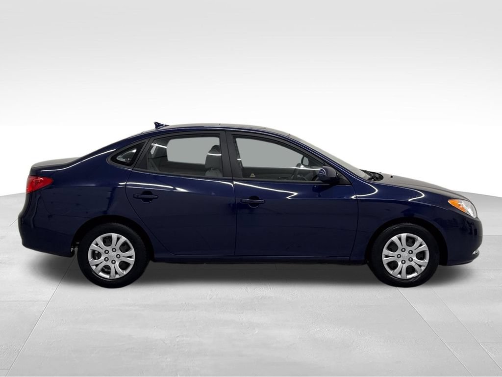 Used 2010 Hyundai Elantra GLS FWD image 7