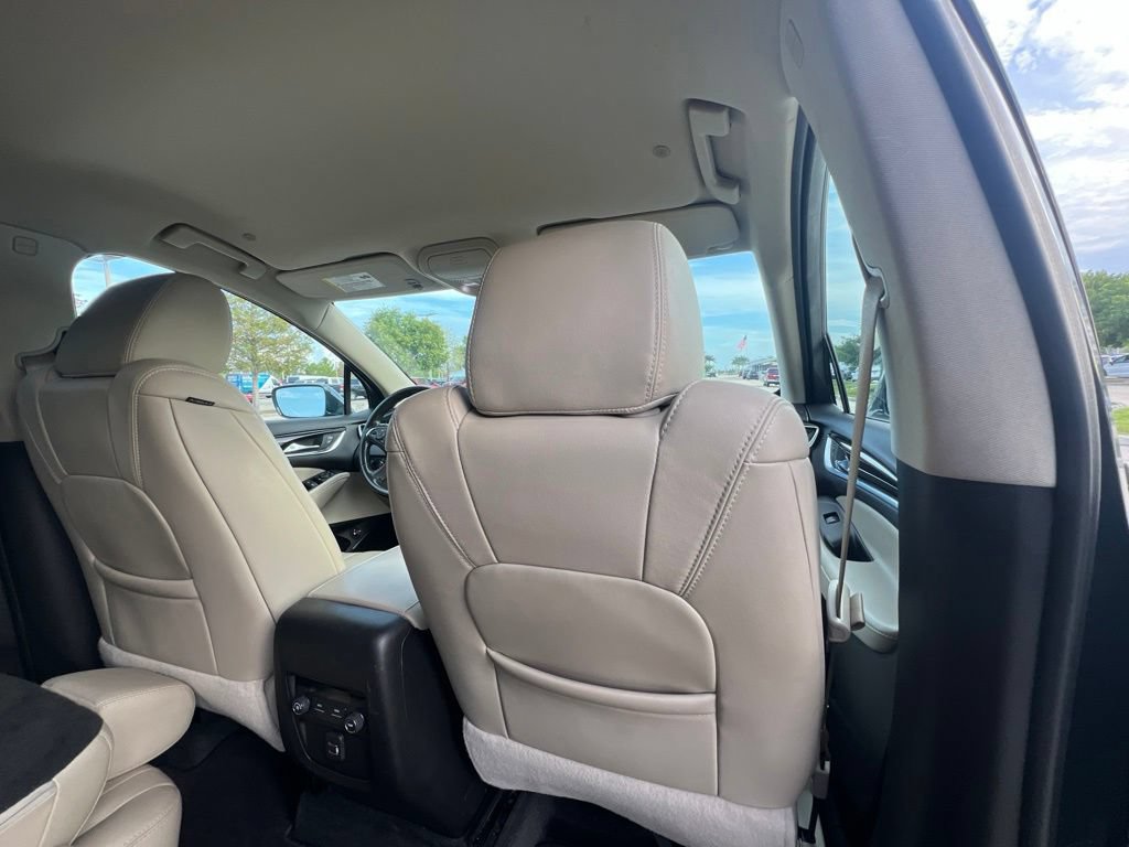 Used 2020 Buick Enclave Essence FWD image 18