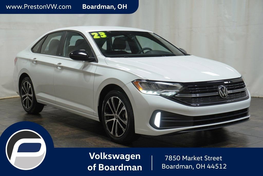 Used 2023 Volkswagen Jetta Sport image 1