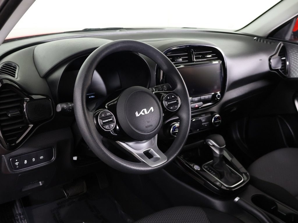 Used 2024 Kia Soul S FWD image 25