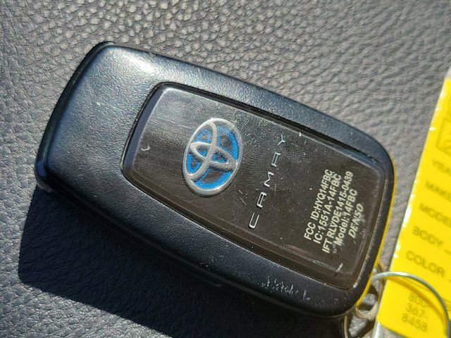 Used 2021 Toyota Camry XLE w/ Navigation Upgrade Package image 36