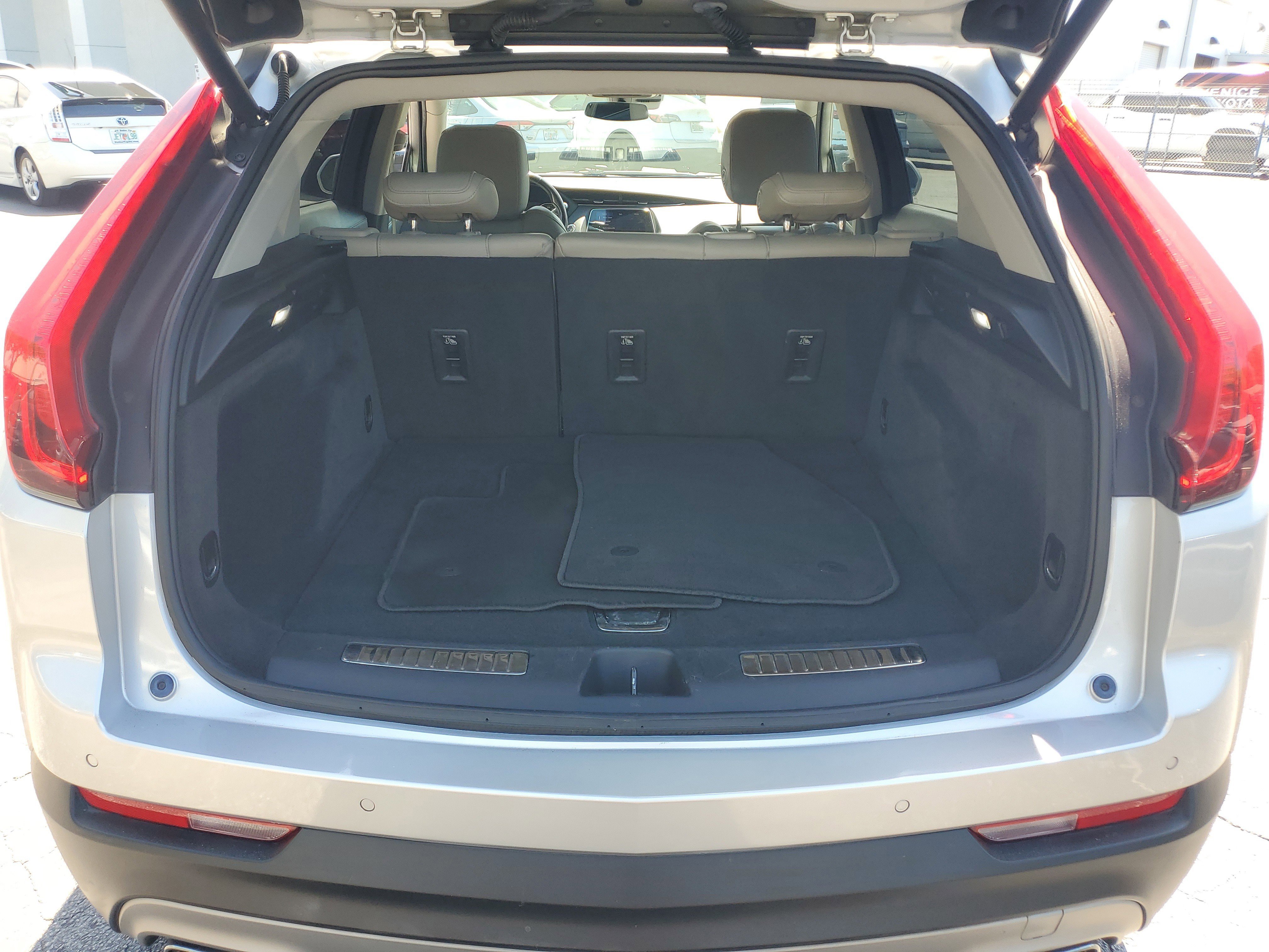 Used 2019 Cadillac XT4 Premium Luxury FWD image 9