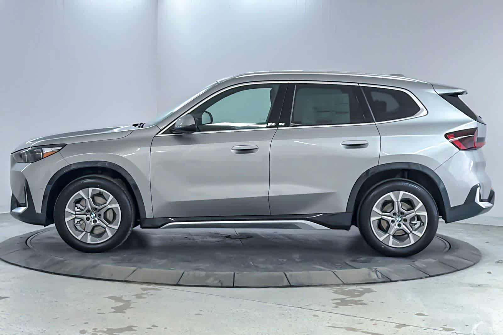 New 2026 BMW X1 xDrive28i AWD/4WD image 5