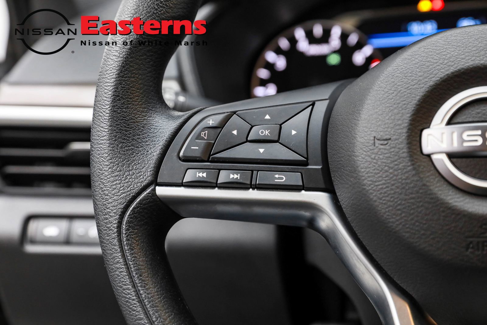 Used 2024 Nissan Altima 2.5 SV image 25