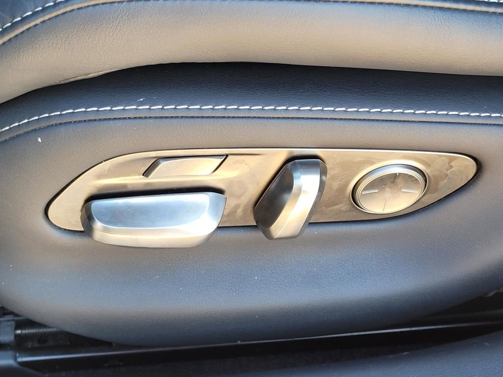 Used 2018 Lexus LS 500 w/ Luxury Package image 13