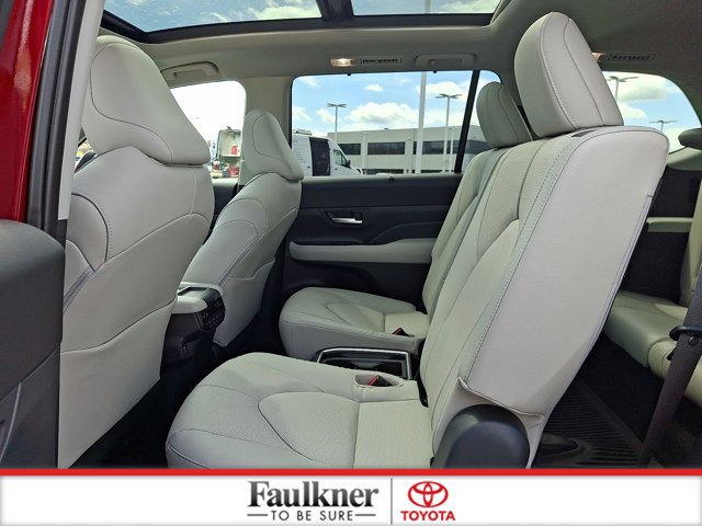 Certified 2025 Toyota Grand Highlander AWD image 10