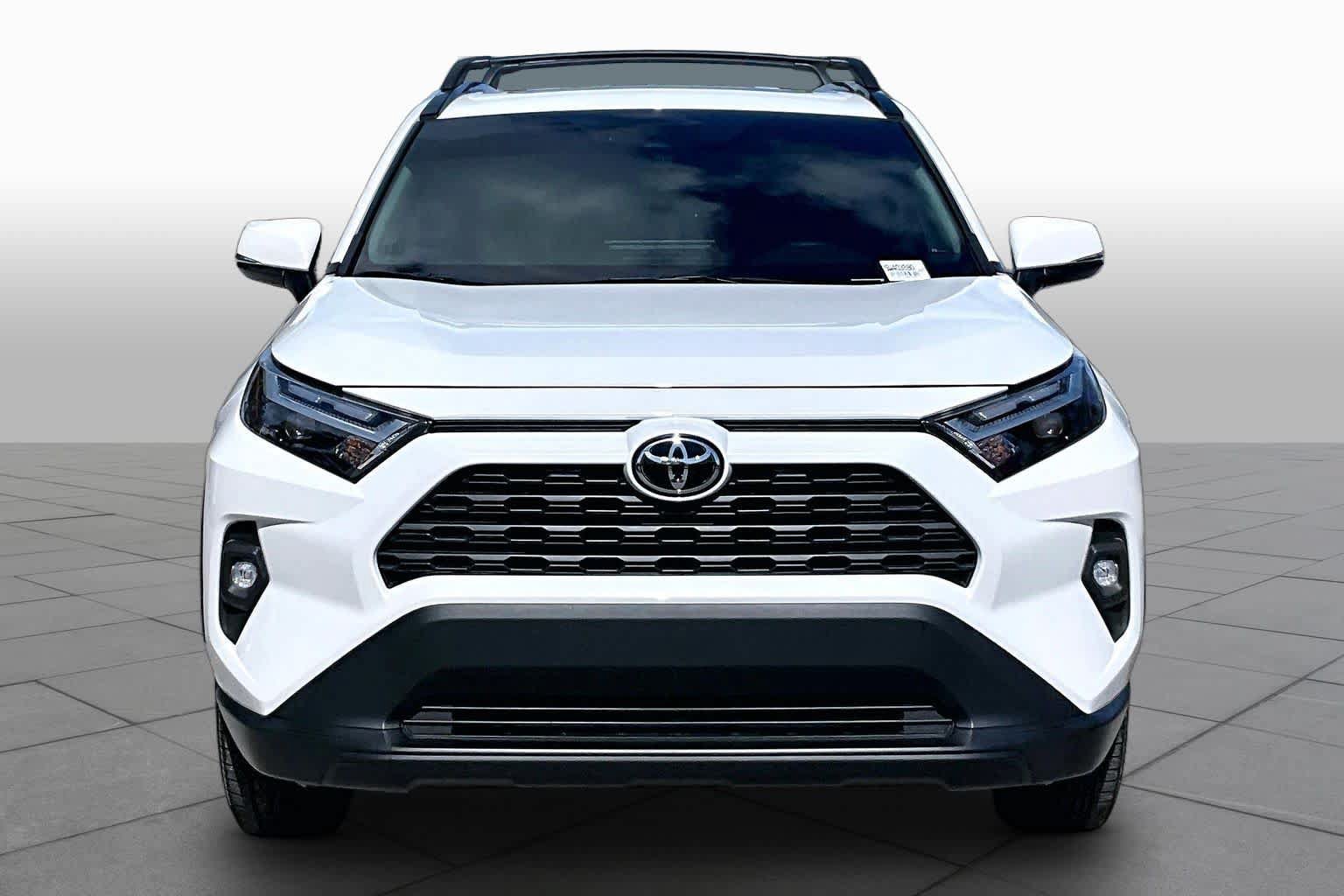 Used 2025 Toyota RAV4 XLE Premium w/ Weather Package FWD image 4