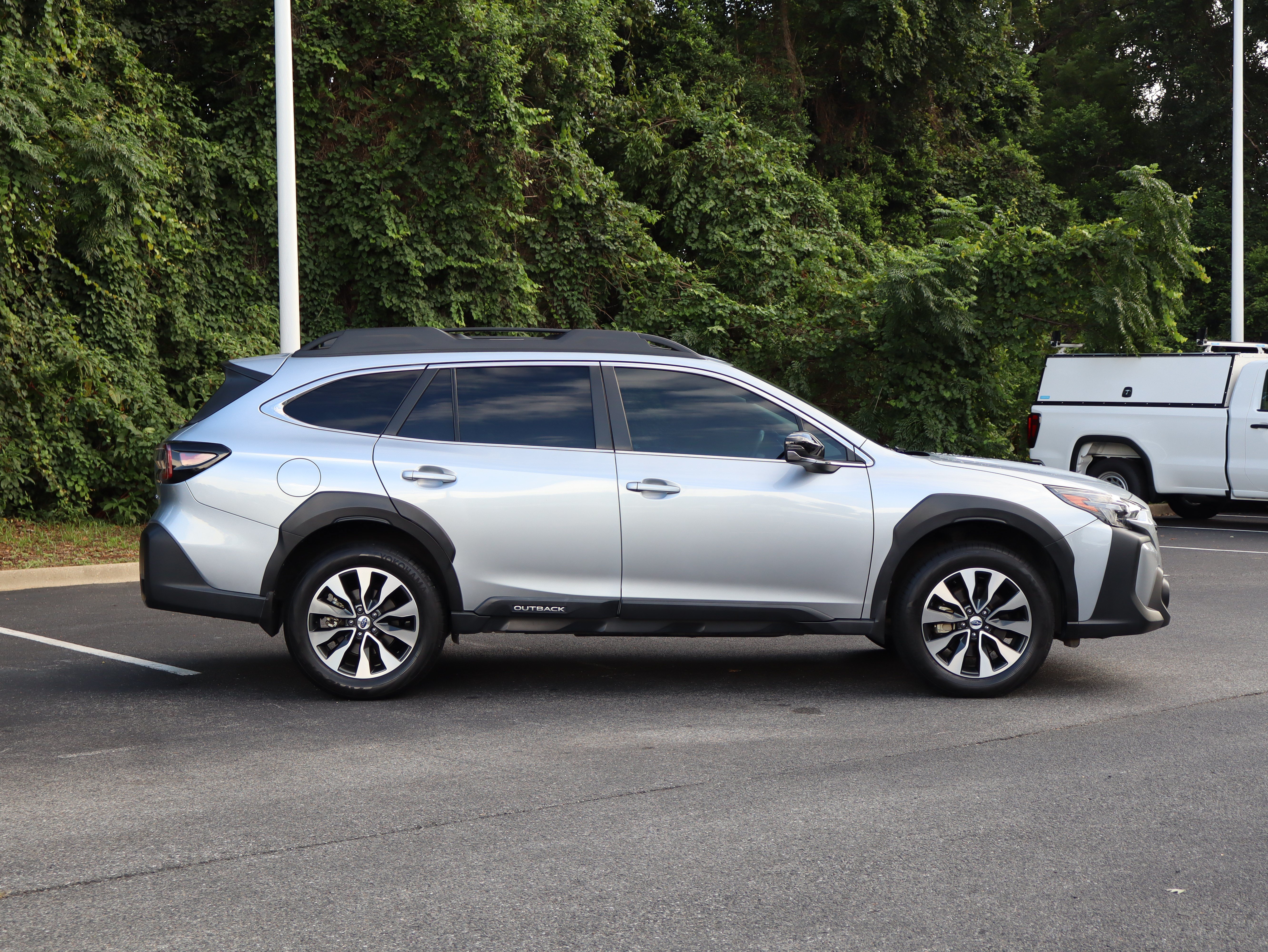 Used 2024 Subaru Outback Limited AWD/4WD image 11