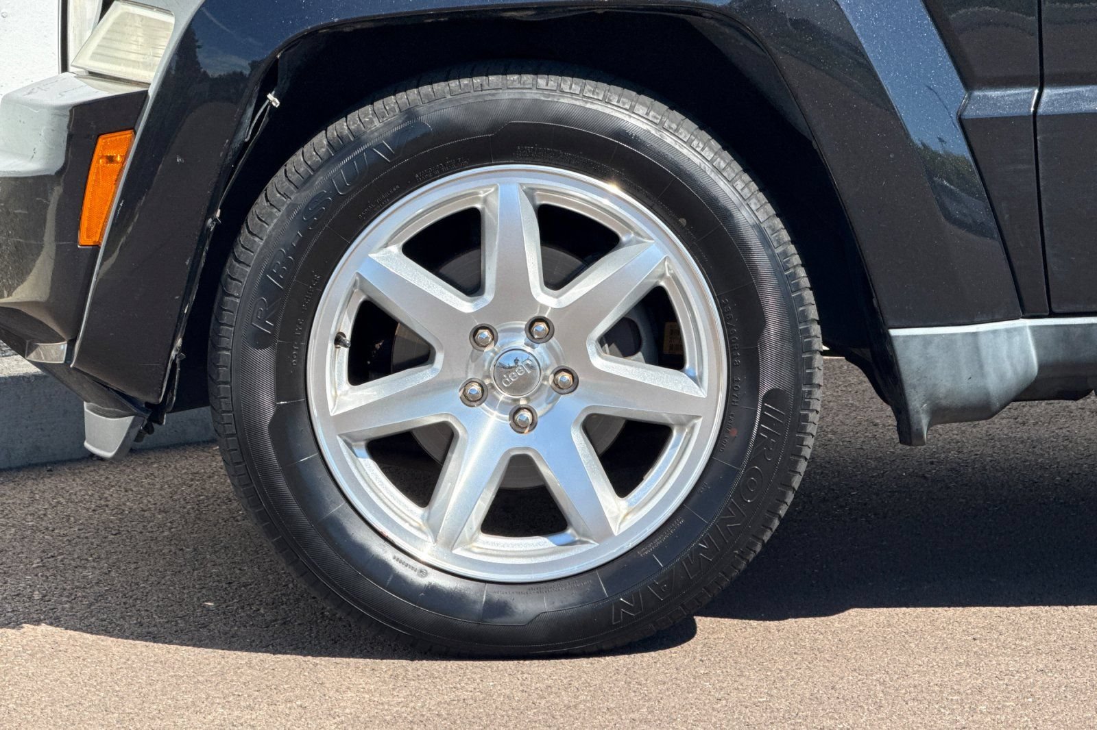 Used 2012 Jeep Liberty Sport AWD/4WD image 24