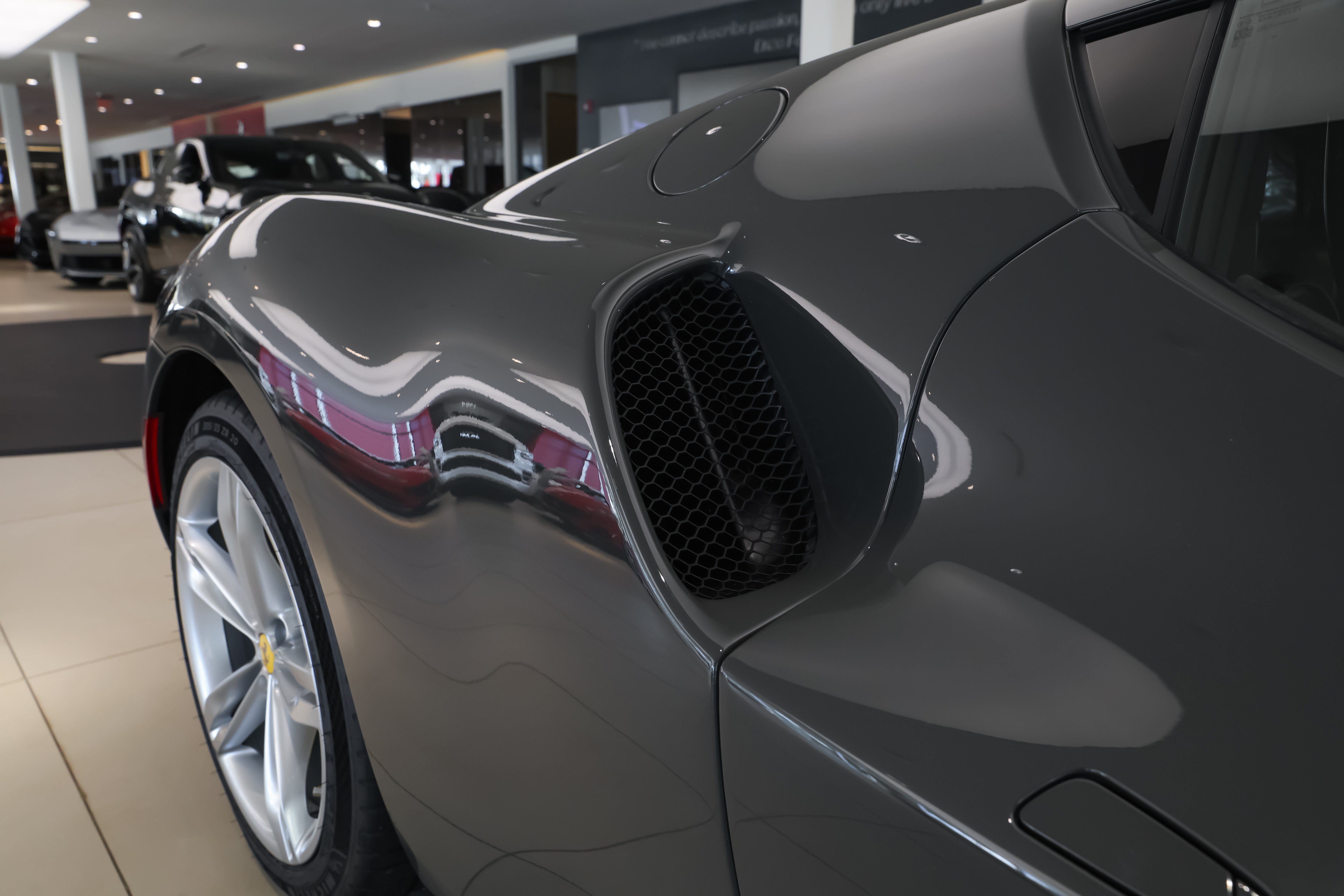 Used 2023 Ferrari 296 GTB RWD image 31