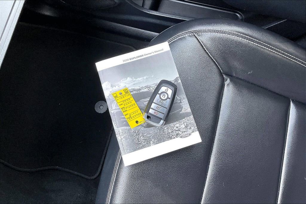 Used 2020 Ford Explorer XLT w/ Equipment Group 202A AWD/4WD image 11