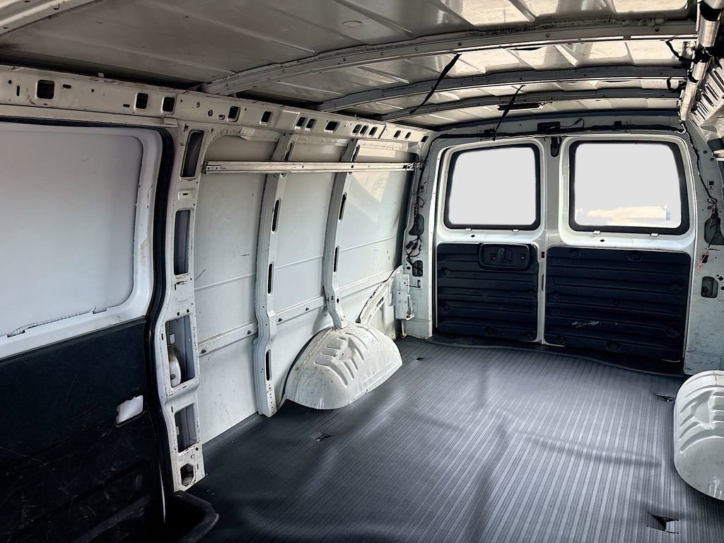 Used 2024 Chevrolet Express 3500 Extended w/ Driver Convenience Package image 22