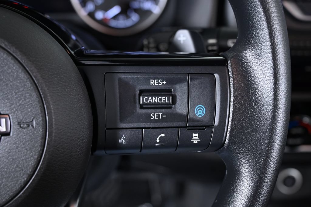 Used 2023 Nissan Rogue SV AWD/4WD image 13